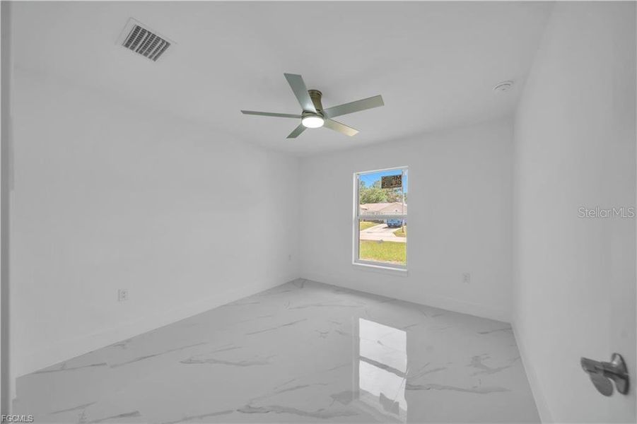 Spacious, unfurnished interior of a new home in , Lehigh Acres (Image 26).