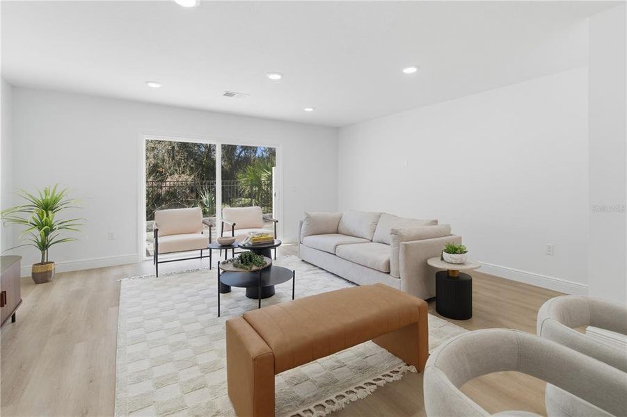 Furnished interior view inside a new home in , Altamonte Springs (Image 17).
