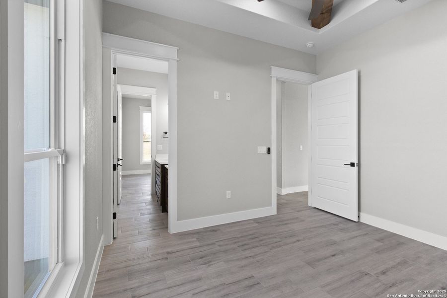 Spacious, unfurnished interior of a new home in , Adkins (Image 23).