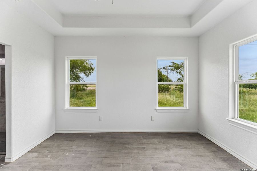 Spacious, unfurnished interior of a new home in , Natalia (Image 36).