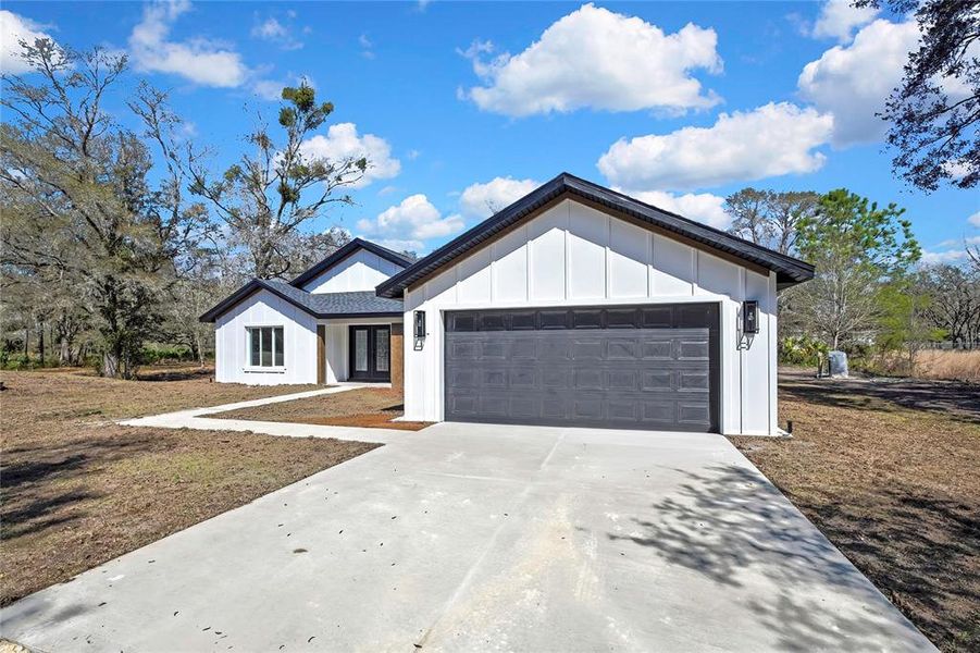 Front exterior of a new home in , Crystal River, FL, highlighting curb appeal (Image 25).