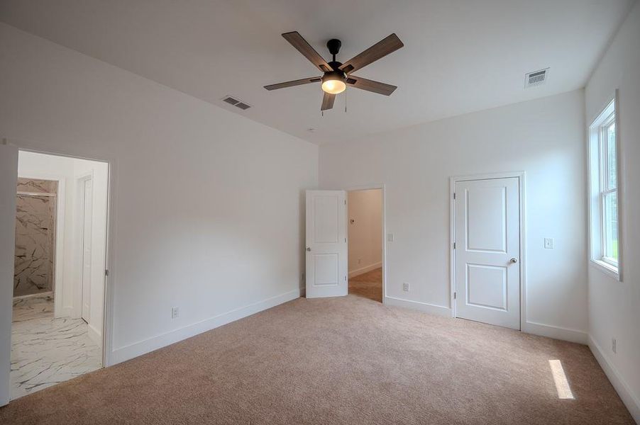 Spacious, unfurnished interior of a new home in , Atlanta (Image 19).
