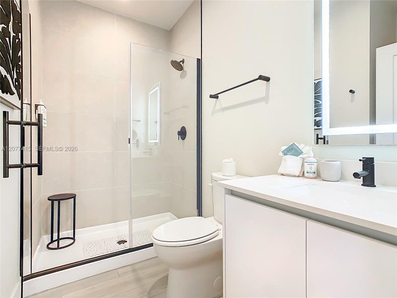 Furnished interior view inside a new home in , Clermont (Image 35).