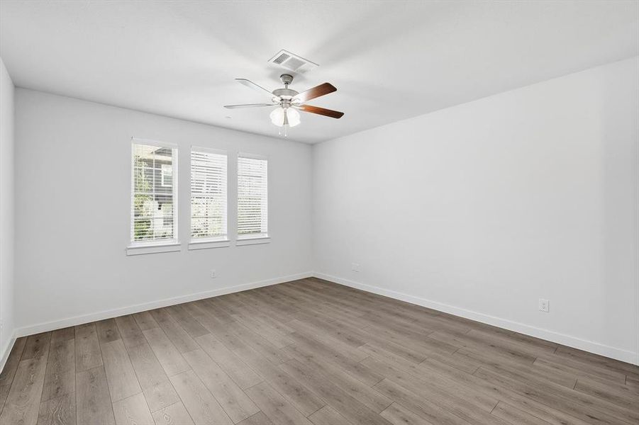 Spacious, unfurnished interior of a new home in , Fort Worth (Image 14).