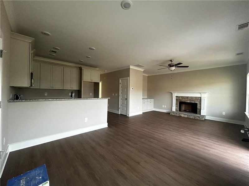 Spacious, unfurnished interior of a new home in , Cartersville (Image 7).