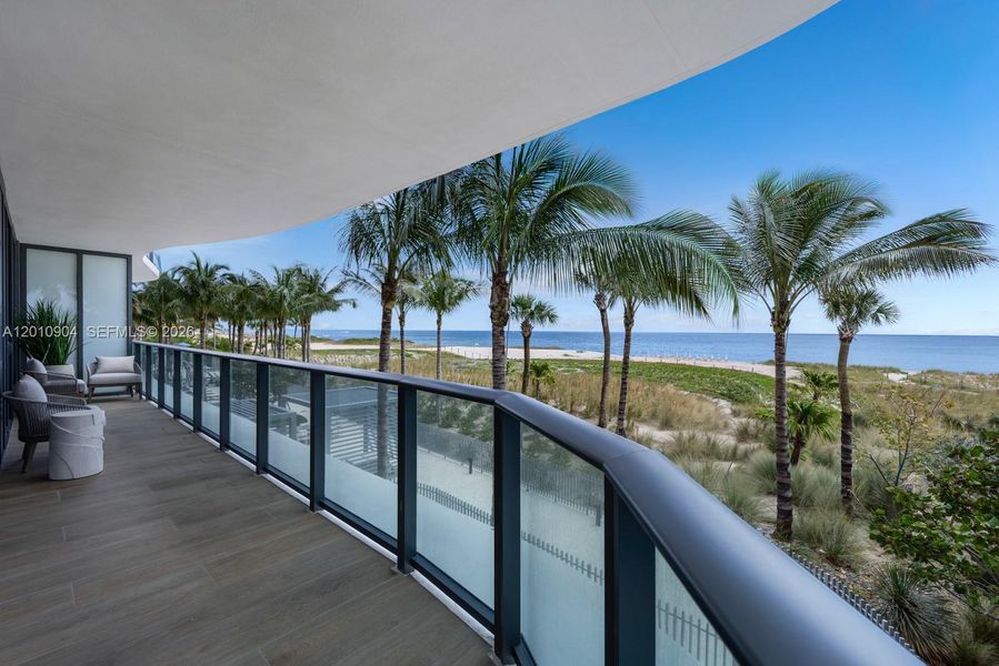 Condo located in Pompano Beach, FL showcasing its design and architecture (Image 4).