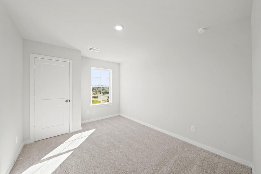 Spacious, unfurnished interior of a new home in Riverwood Ranch, Angleton (Image 13).
