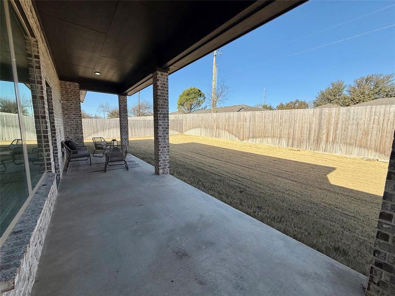 Exterior details and patio area of a home in , Lorena (Image 25).