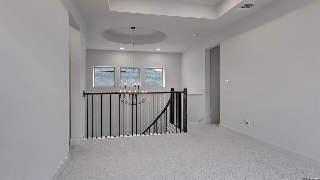 Spacious, unfurnished interior of a new home in Ladera, San Antonio (Image 13).