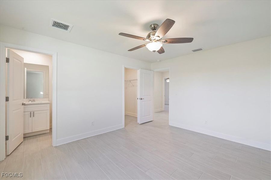 Spacious, unfurnished interior of a new home in Cape Coral, Cape Coral (Image 31). Spacious, unfurnished interior of a new home in Cape Coral, Cape Coral (Image 31).