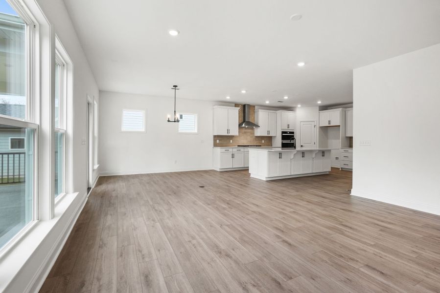Spacious, unfurnished interior of a new home in Forest Creek, Waxhaw (Image 94).