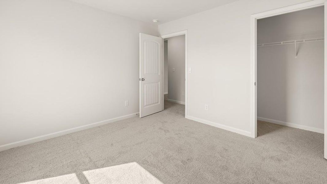 Spacious, unfurnished interior of a new home in , Union City (Image 33).