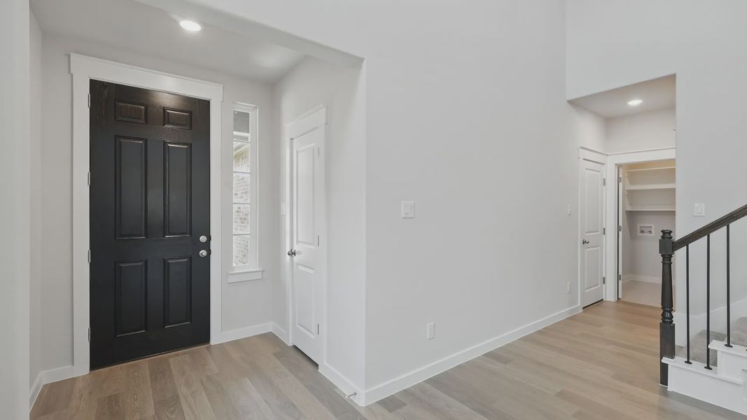 Spacious, unfurnished interior of a new home in Churchill, Anna (Image 16). Spacious, unfurnished interior of a new home in Churchill, Anna (Image 16).