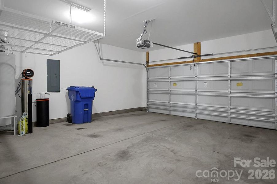Spacious, unfurnished interior of a new home in , Kings Mountain (Image 37).