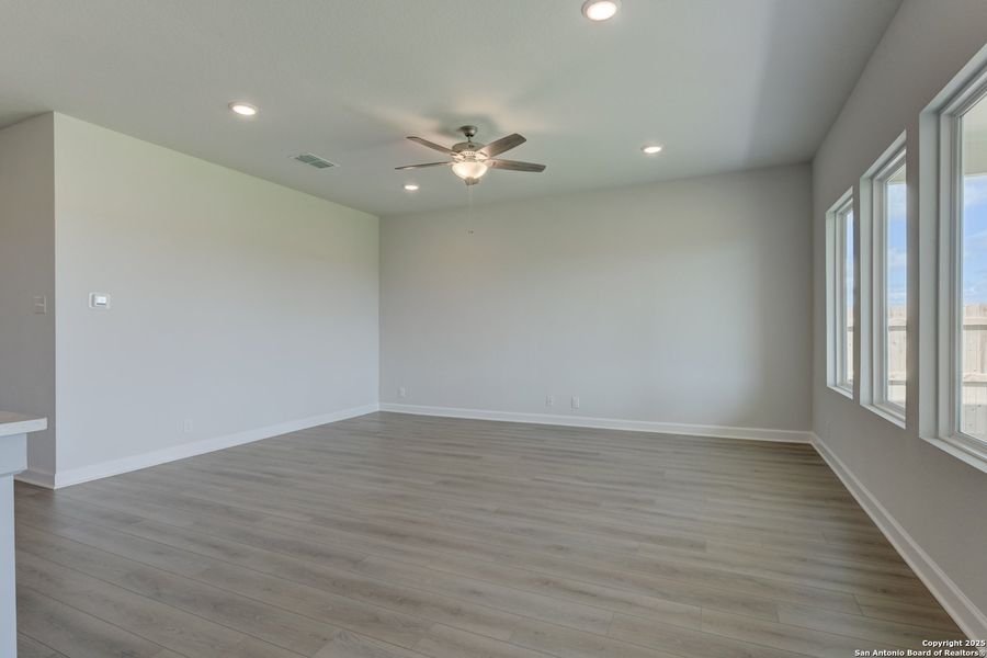 Spacious, unfurnished interior of a new home in Cordova Trails, Seguin (Image 30).