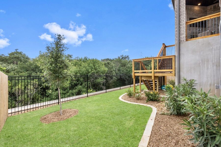 Exterior details and patio area of a home in Cibolo Crossing, Universal City (Image 21).