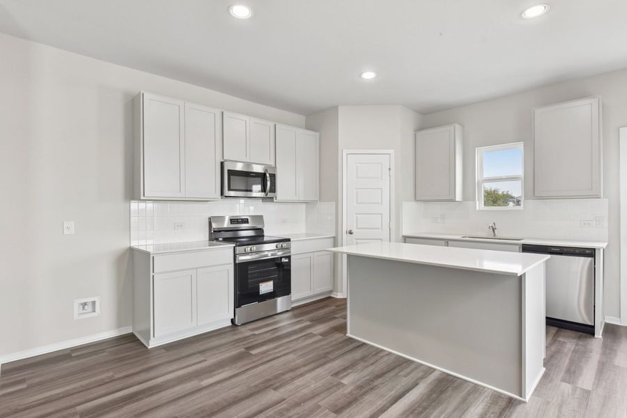 Furnished interior view inside a new home in Edgebrooke, Pflugerville (Image 6).