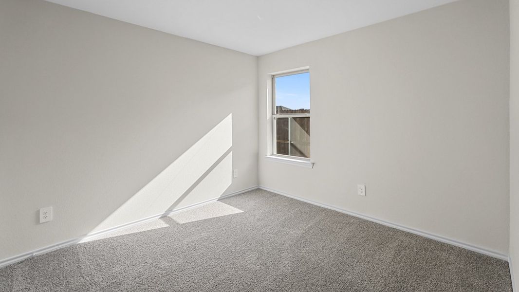 Spacious, unfurnished interior of a new home in Oak Valley Estates, Bullard (Image 18).