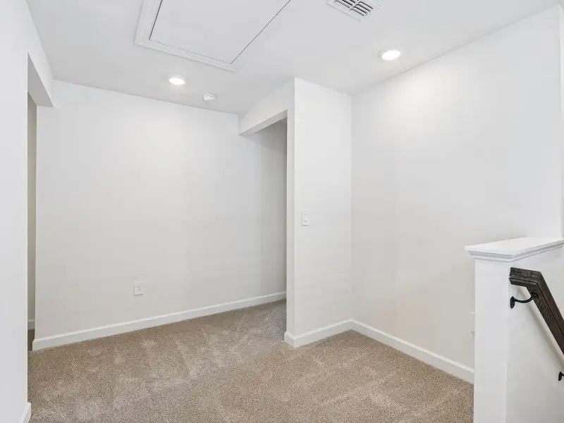 Spacious, unfurnished interior of a new home in Avalon, Gastonia (Image 7). Spacious, unfurnished interior of a new home in Avalon, Gastonia (Image 7).
