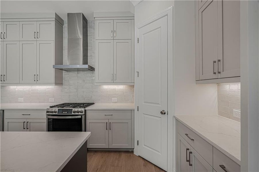 Furnished interior view inside a new home in Ward's Crossing Townhomes, Johns Creek (Image 8).