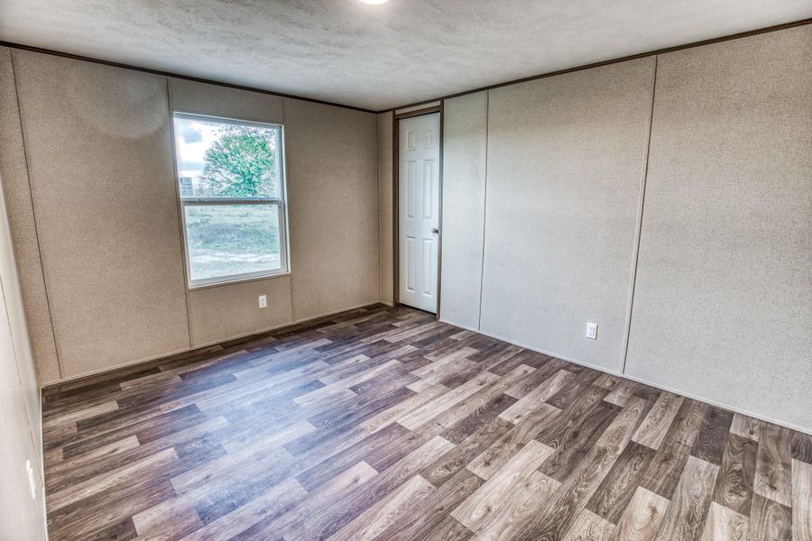 Spacious, unfurnished interior of a new home in , Waller (Image 19).