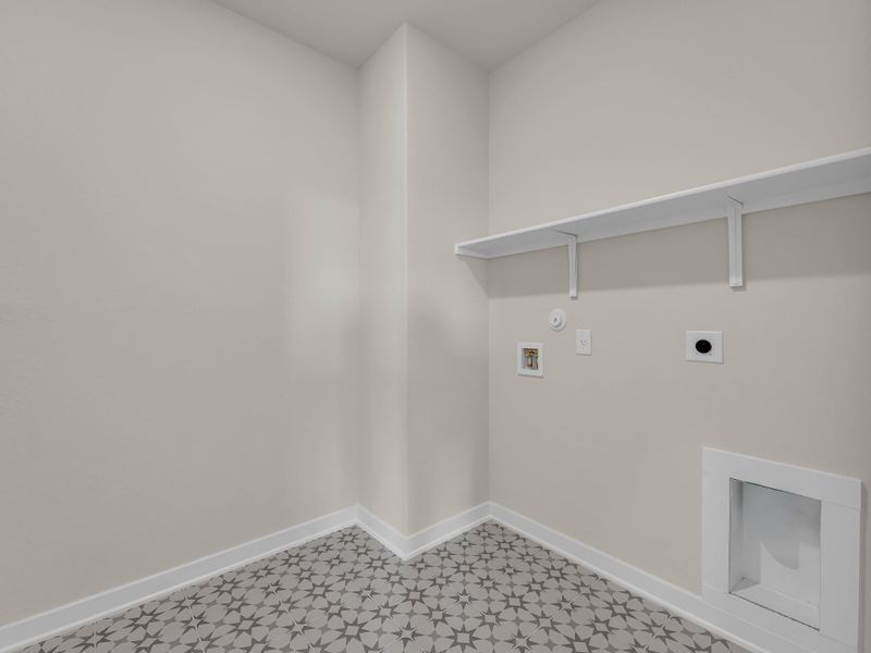 Spacious, unfurnished interior of a new home in Hunter's Ranch, San Antonio (Image 14).