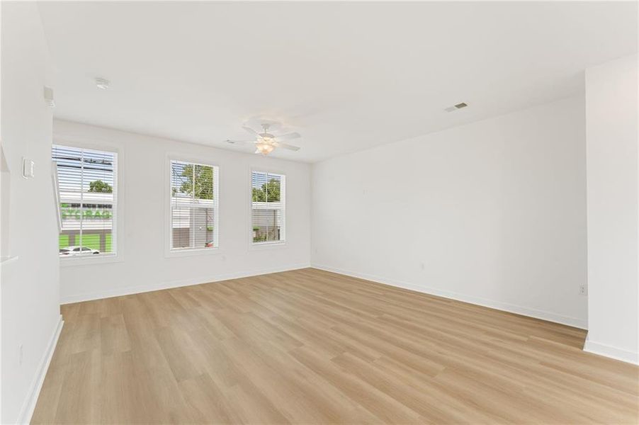 Spacious, unfurnished interior of a new home in Array, Atlanta (Image 10).