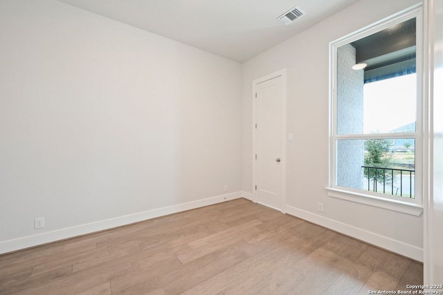 Spacious, unfurnished interior of a new home in Homestead, Schertz (Image 18).