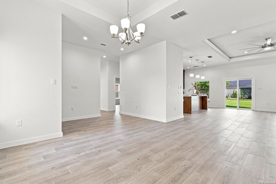 Spacious, unfurnished interior of a new home in , Selma (Image 35).