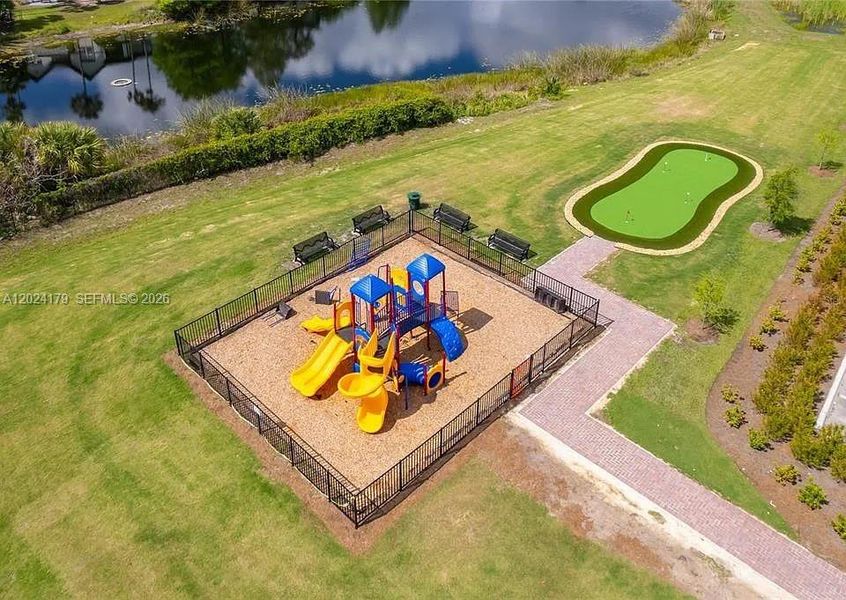 Community amenities in , Orlando (Image 32).
