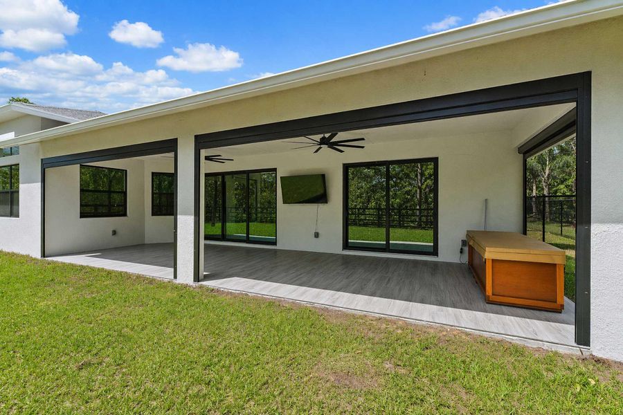 Patio has phantom screens