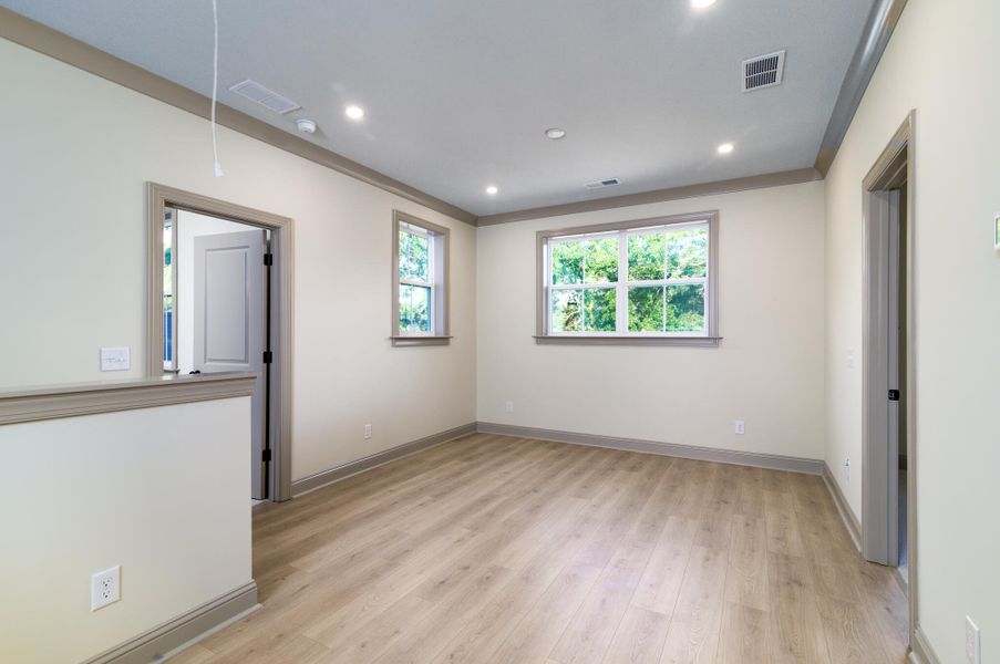 Spacious, unfurnished interior of a new home in , Charleston (Image 15).