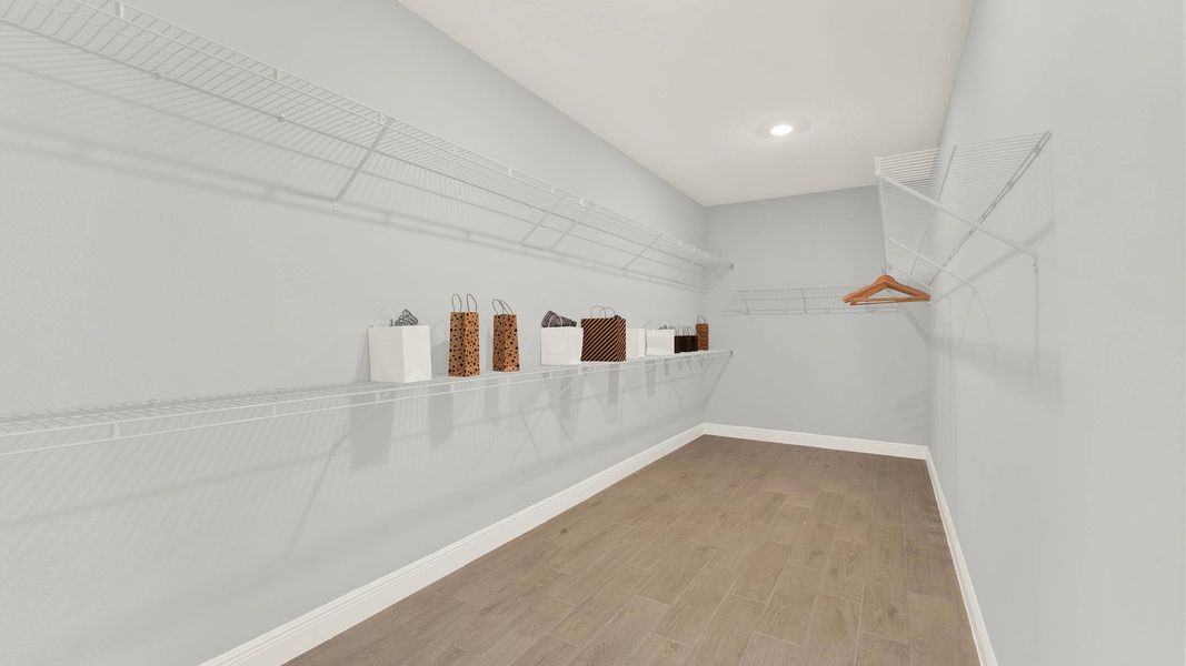 Spacious, unfurnished interior of a new home in Waterleigh, Winter Garden (Image 19). Spacious, unfurnished interior of a new home in Waterleigh, Winter Garden (Image 19).