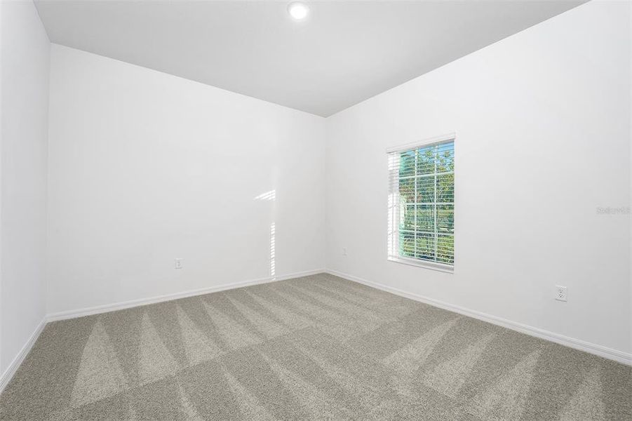 Spacious, unfurnished interior of a new home in Tula Parc, Astatula (Image 13).