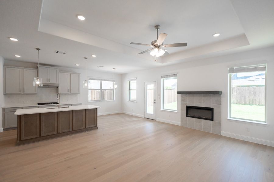 Spacious, unfurnished interior of a new home in Valencia on the Lake, Little Elm (Image 19). Spacious, unfurnished interior of a new home in Valencia on the Lake, Little Elm (Image 19).