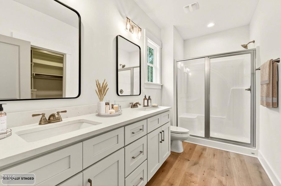 14ea60f3-8ef8-4c5a-8914-caecc9673d35 14ea60f3-8ef8-4c5a-8914-caecc9673d35