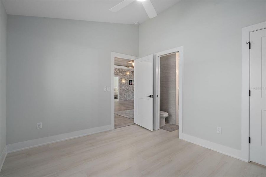 Spacious, unfurnished interior of a new home in , Webster (Image 51).