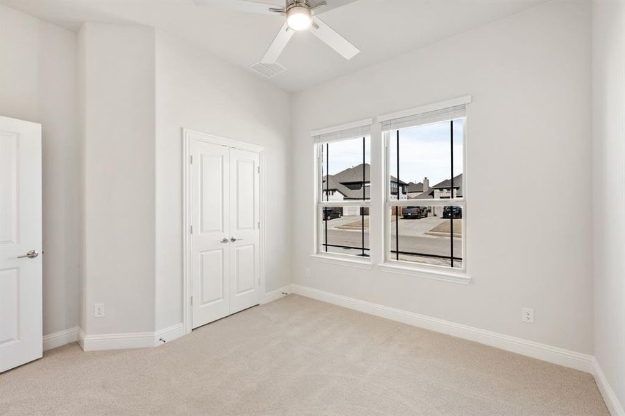 Spacious, unfurnished interior of a new home in Terracina, Rockwall (Image 23).