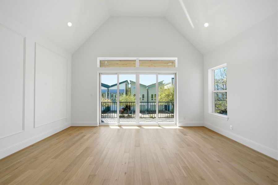 Spacious, unfurnished interior of a new home in , Houston (Image 35).