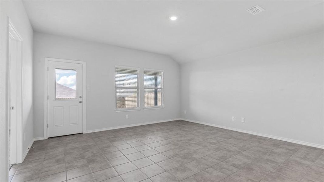 Spacious, unfurnished interior of a new home in Highlands at Chapel Creek, Fort Worth (Image 37).