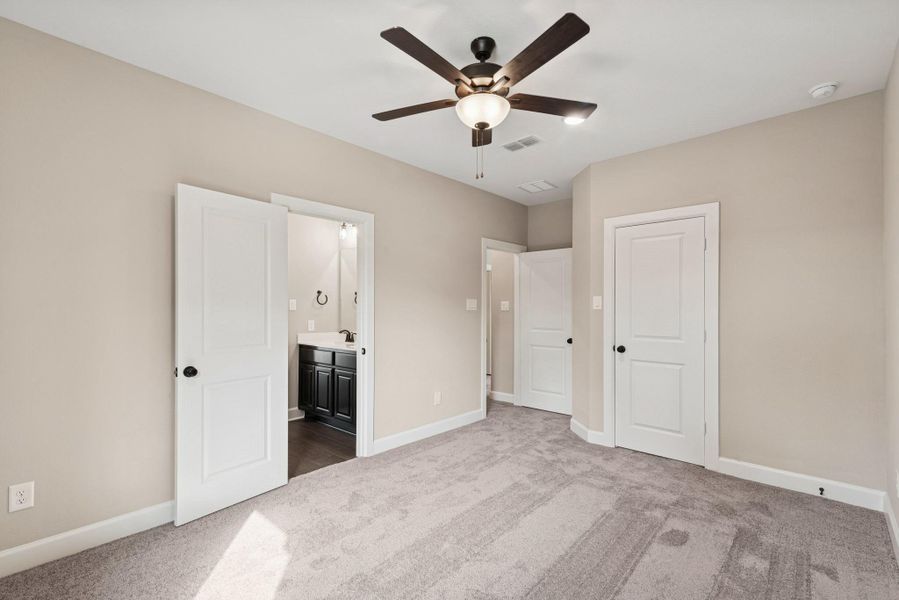 Spacious, unfurnished interior of a new home in ARTAVIA 65' Homesites, Conroe (Image 37).