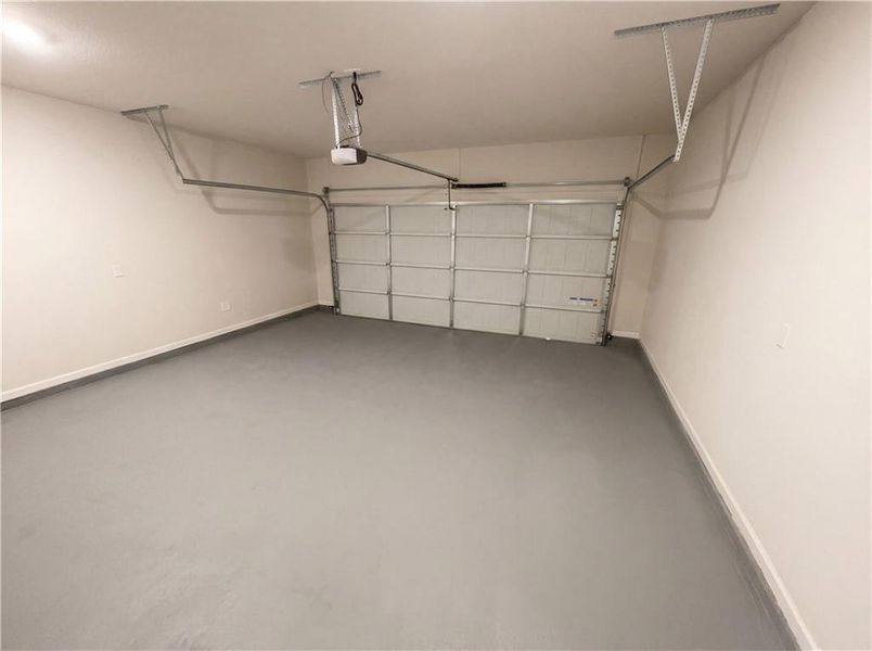 Spacious, unfurnished interior of a new home in , Grantville (Image 13).