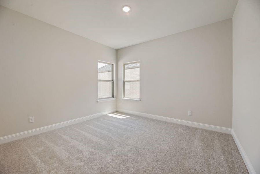 Spacious, unfurnished interior of a new home in Bayside, Rowlett (Image 15).