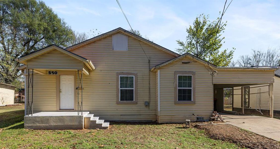 Front exterior of a new home in , Paris, TX, highlighting curb appeal (Image 1). Front exterior of a new home in , Paris, TX, highlighting curb appeal (Image 1).