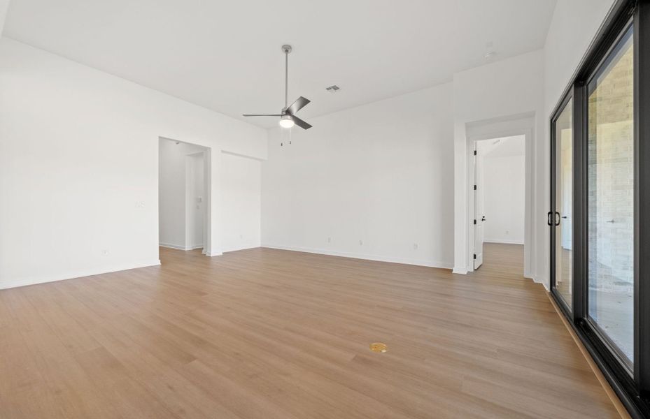 Representative unfurnished interior of a home built from the Boling by Pulte Homes in 6 Creeks, Kyle (Image 23).
