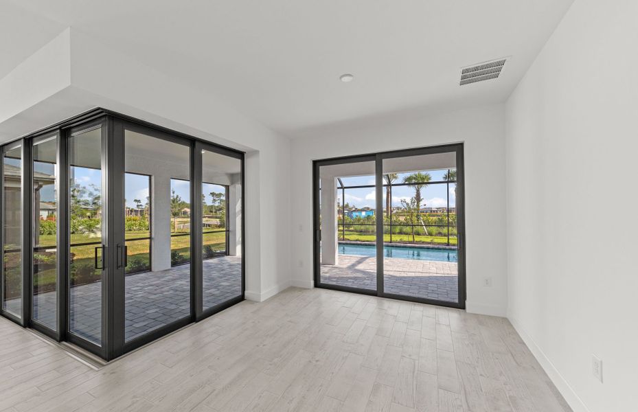 Spacious, unfurnished interior of a new home in Terreno, Naples (Image 14).