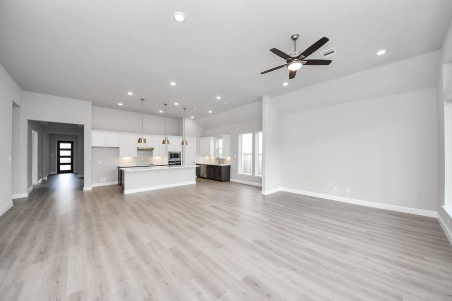 Spacious, unfurnished interior of a new home in Bridgeland: Heritage Collection, Cypress (Image 18). Spacious, unfurnished interior of a new home in Bridgeland: Heritage Collection, Cypress (Image 18).