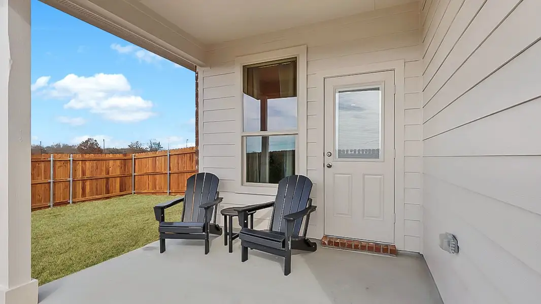 Exterior details and patio area of a home in Vista Park, Decatur (Image 3).