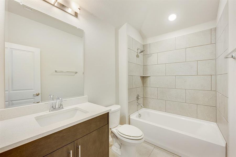 Furnished interior view inside a new home in East Oak Creek Elements, Commerce (Image 13).