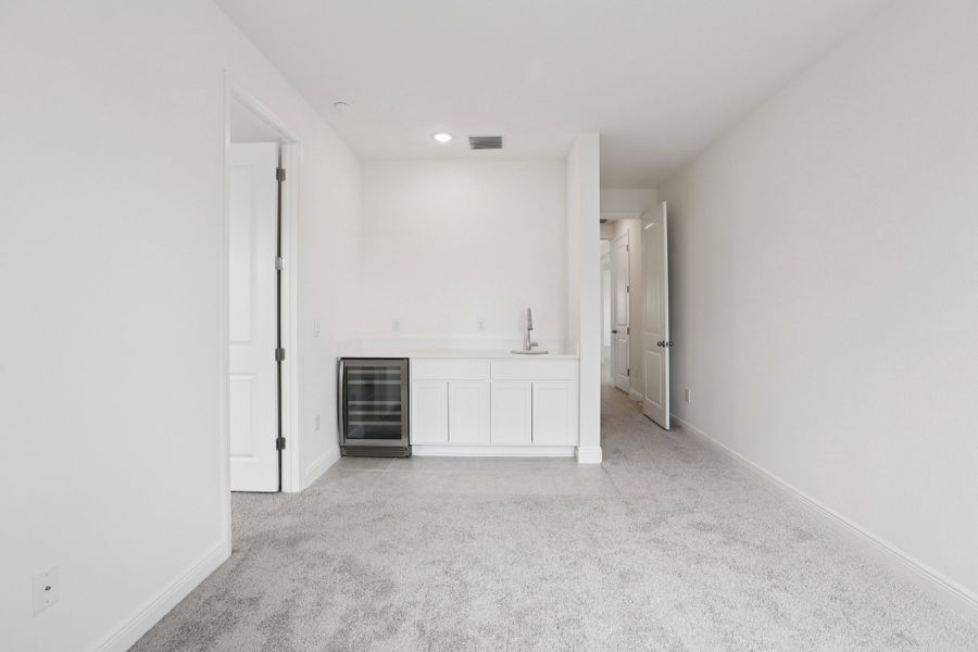 Representative unfurnished interior of a home built from the Sierra by Maronda Homes in Marion Oaks, Ocala (Image 30).